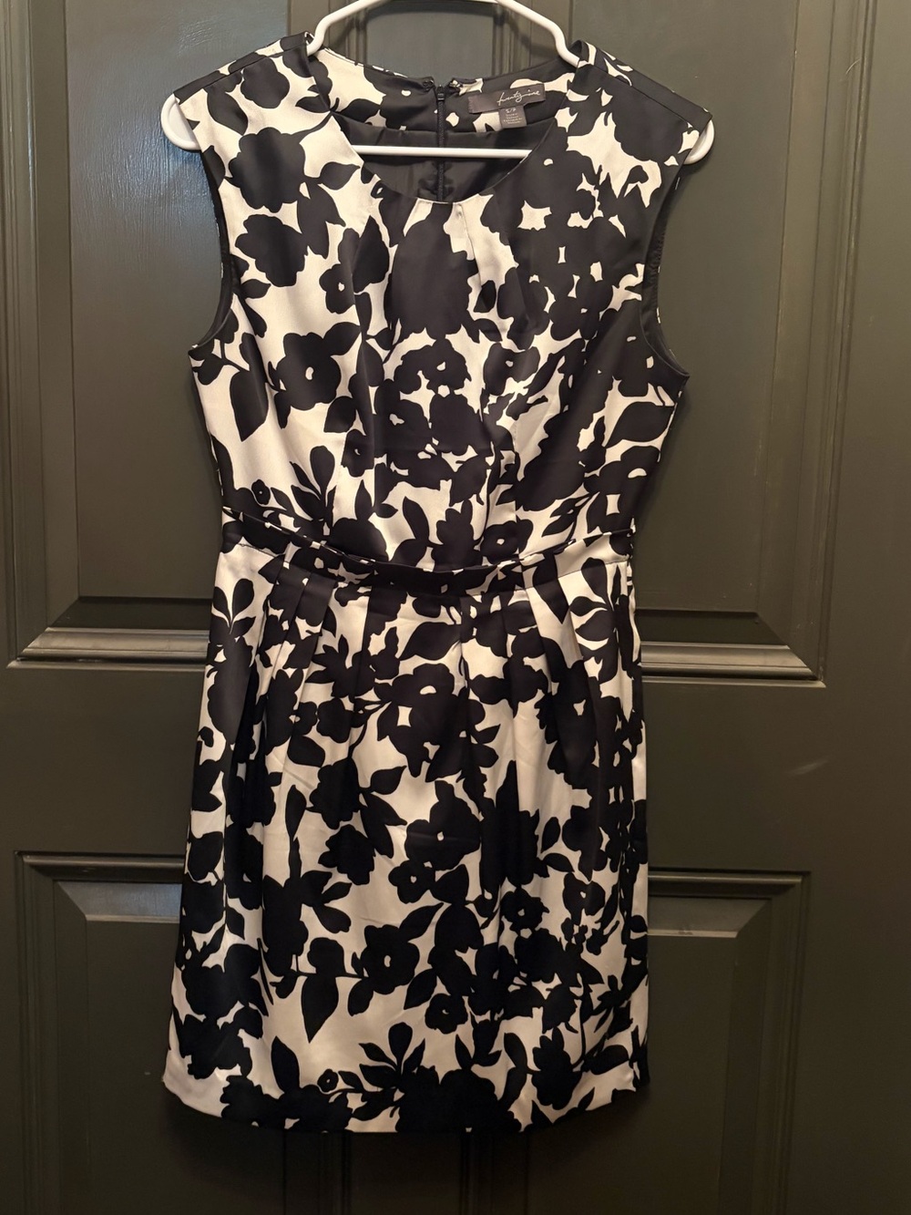 Forever 21 - Black and White Floral Sleeveless Sheath Dress - Size Small